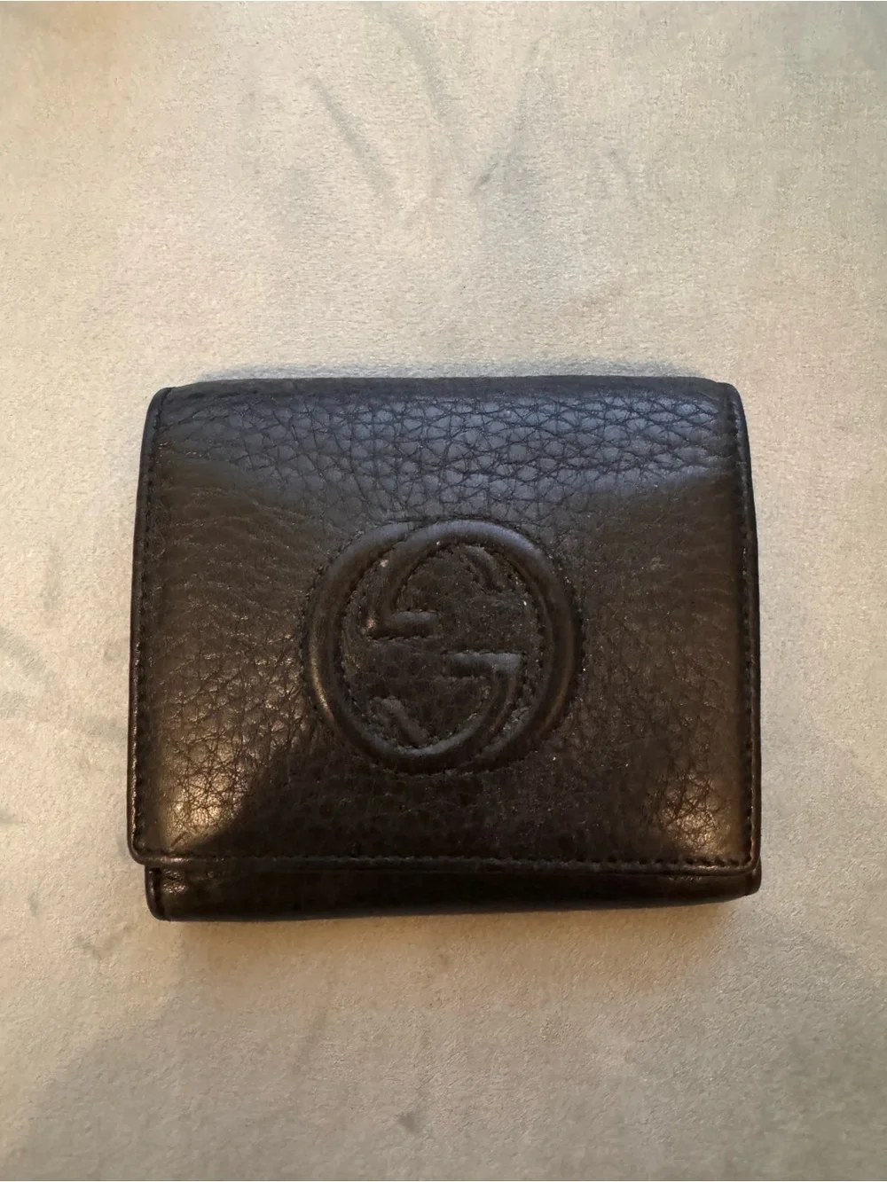 Gucci Black Pebbled Leather Card & Key Wallet with Embossed Logo
